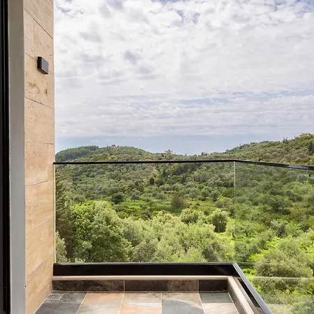 Garden Himare