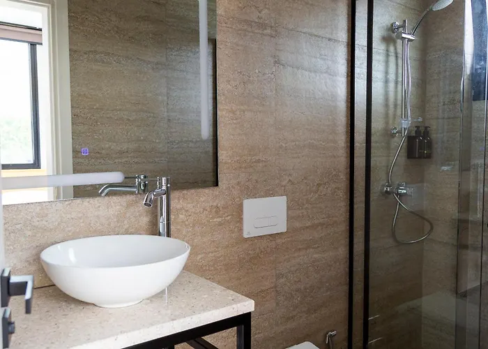 Han/Misafirhane Garden Himarë